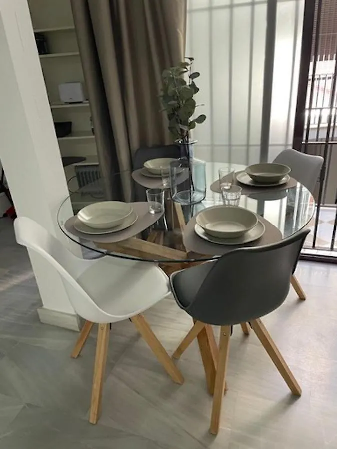 Holidays2Malaga Jinetes Junto Casco Historico & Parking Apartment  Malaga